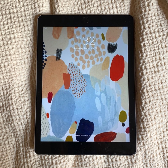 iPad! - Picture 1 of 3